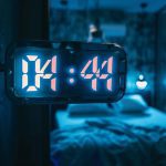 Que représente l’heure miroir 04h04 ?